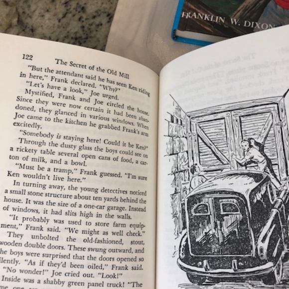 Hardy boys classic books 4 vintage - Picture 3 of 3